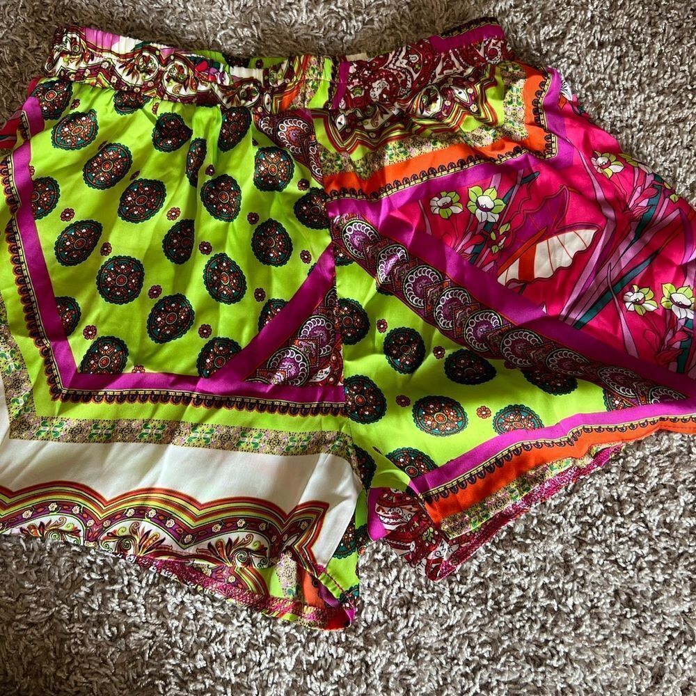 Shorts   - Picture 8 of 9